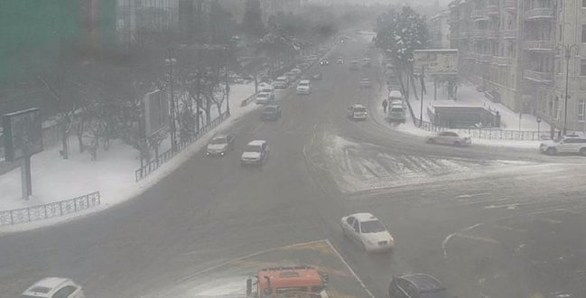 Qarlı hava Bakını bu günə qoydu - FOTOLAR