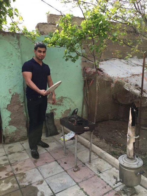 Azərbaycanlı müğənniyə lüt şəkillərini göndərən şəxs həbs olundu - FOTO