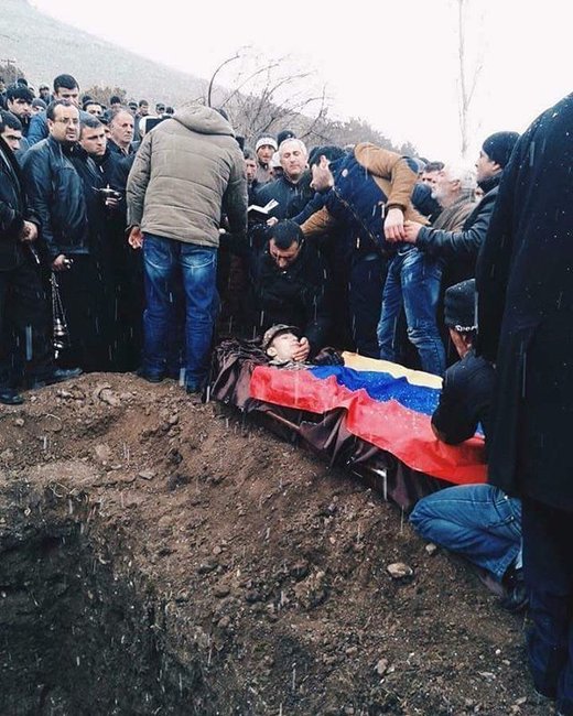 Azərbaycan əsgəri tərəfindən öldürülən 5 erməni ölüsünün FOTOSU YAYILDI