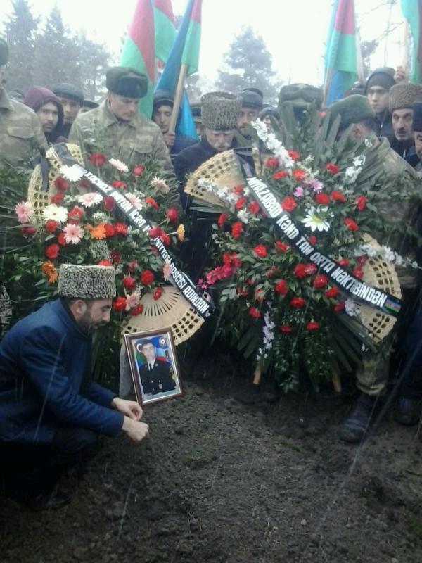 Torpağa tapşırılan şəhidimiz - 2- ci övladı 15- 20 gündən sonra doğulacaq + FOTO, VİDEO