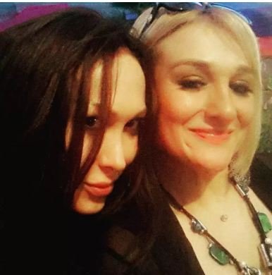 Namiq Qaraçuxurlu Hətəmpaşanın transseksual rəfiqəsi ilə — FOTO