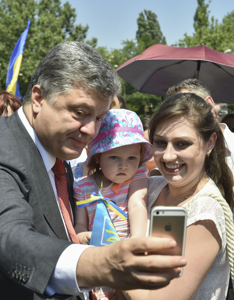 Cənab prezident, gəlin birlikdə “selfie” çəkək - FOTOLAR