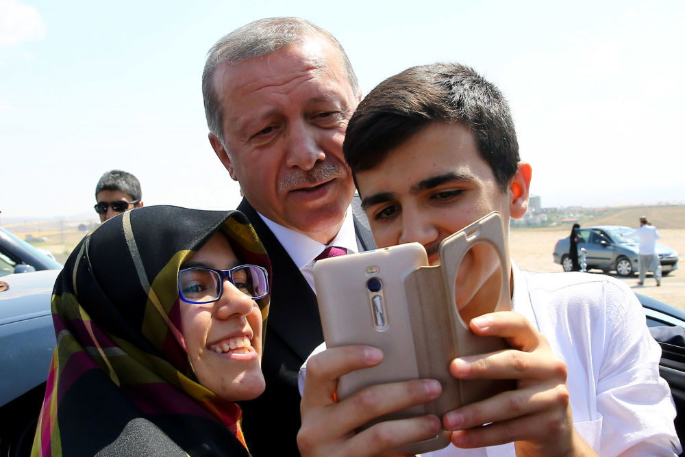 Cənab prezident, gəlin birlikdə “selfie” çəkək - FOTOLAR