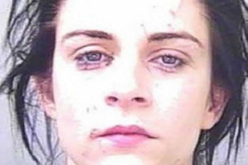 Ana qızın qulağını qopardı - FOTO