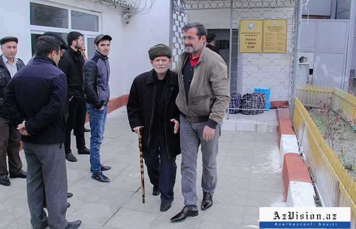 82 yaşında azadlığa çıxdı: “Yolumu qoca arvadım gözləyir” (REPORTAJ+FOTOLAR)