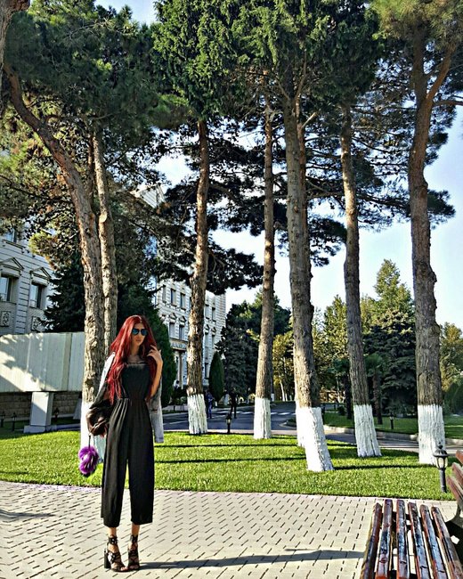 Azərbaycanlı holdinq rəhbərinin qızının cazibədar pozları OLAY OLDU - FOTOLAR