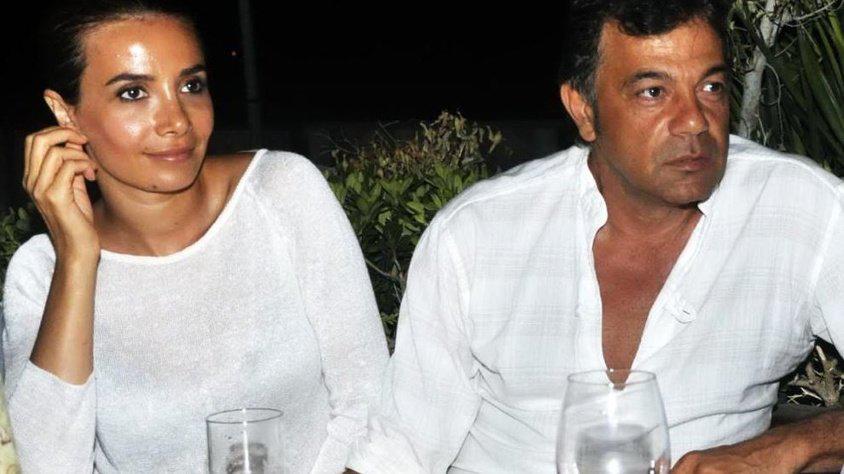 Aktyorun 8 illik sevgilisi gənc oğlanla kafedə tutuldu - FOTO