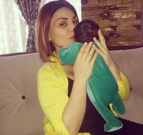 Şəbnəm Tovuzlu ana olduqdan sonra tanınmaz hala düşüb - FOTOLAR