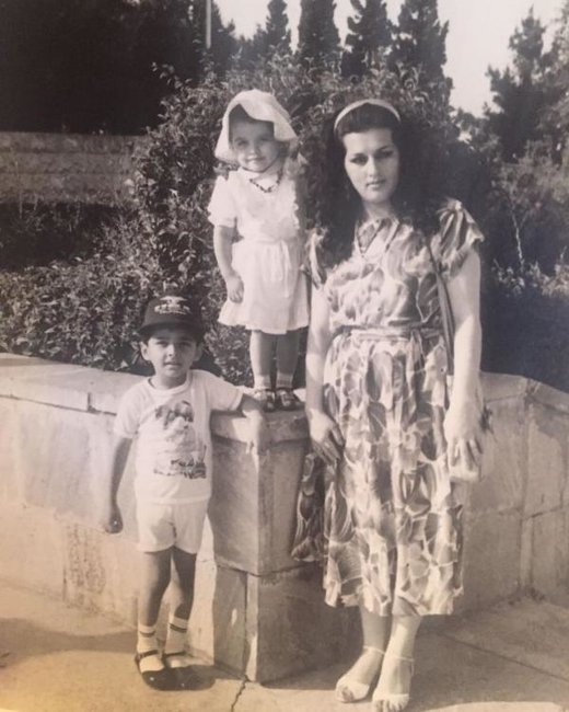 Elza Seyidcahanın 26 il əvvəlki FOTOSU