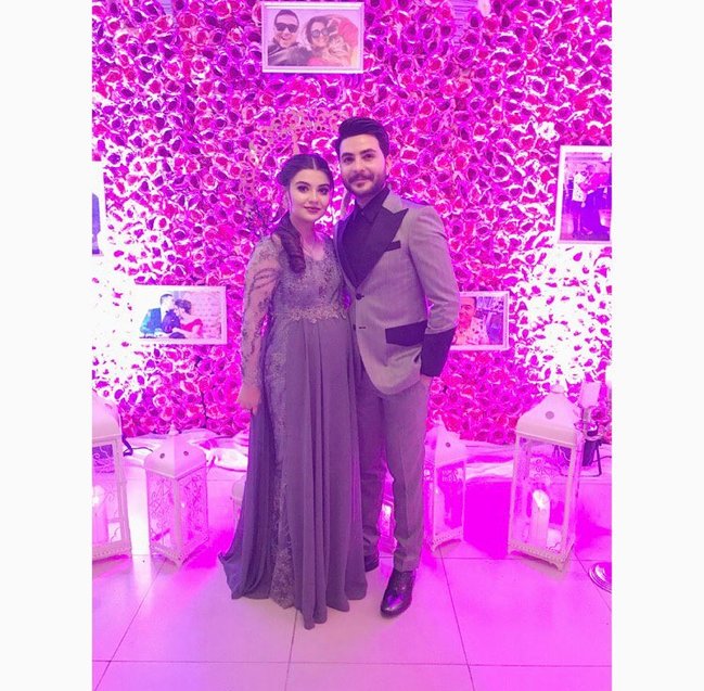 Elçin hamilə xanımı ilə toyda - FOTO
