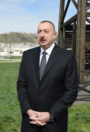 Prezident Bibiheybətdə dünyanın ilk neft quyusuna baxdı - FOTOLAR