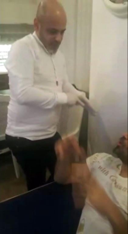 Dodaq qalmaqalının səbəbkarı olan həkimin FOTOSU