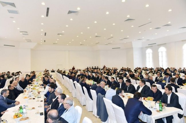 İlham Əliyev bibisinin hüzr mərasimində - FOTO
