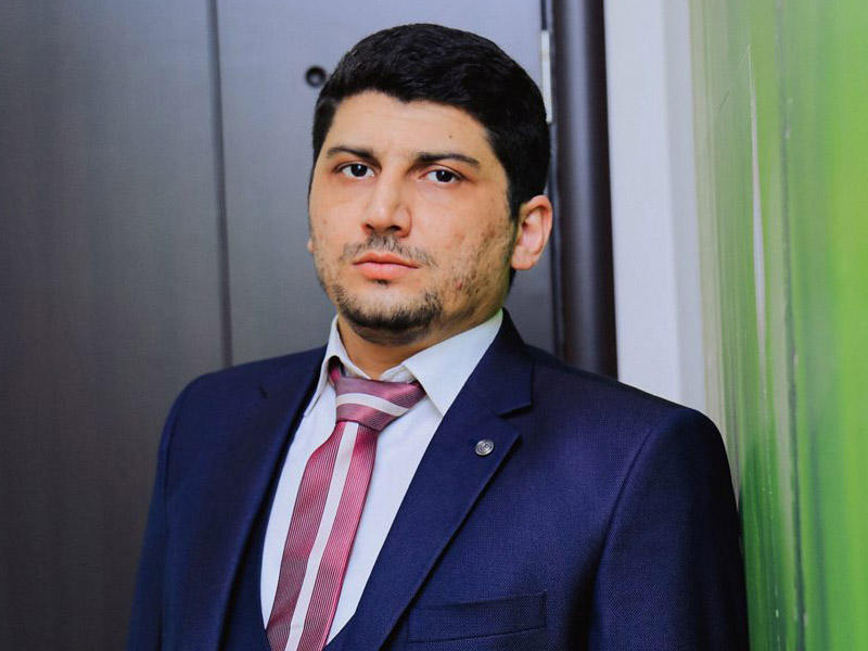 6 kişidən uşağı olan qadın sənətçi, evli kişi ilə sevgili olmaq və erotik şeir - HƏFTƏBECƏR