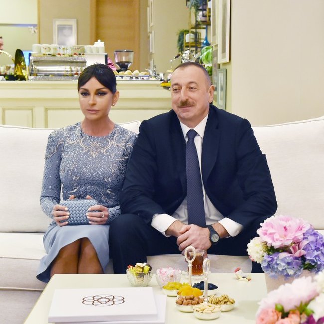 İlham Əliyev və ailəsinin açılış mərasimindən - FOTOLAR