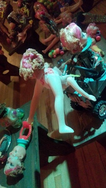 Bakıda BİABIRÇILIQ: Kuklaların 18+ sərgisi keçirildi - FOTOLAR