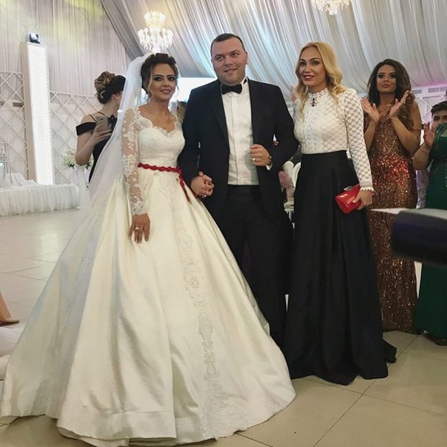 Tanınmış jurnalistin toyu oldu - FOTOLAR