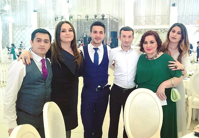 Tanınmış jurnalistin toyu oldu - FOTOLAR