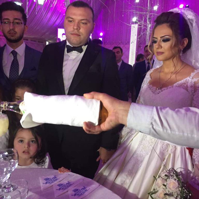 Tanınmış jurnalistin toyu oldu - FOTOLAR