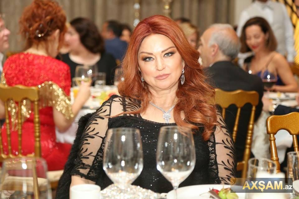 Aygün Bayramovanın iranlı iş adamı ilə toyu - Fotolar