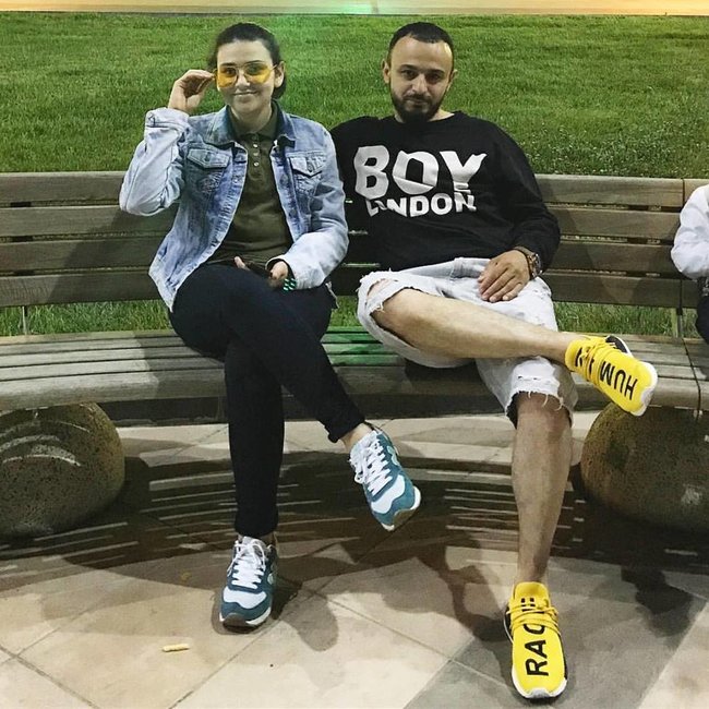 Azərbaycanlı ifaçının özü boyda olan qızı - FOTO