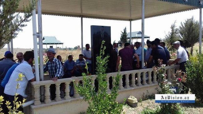 Zəhra və nənəsi dəfn oldu - ÜRƏKPARÇALAYAN GÖRÜNTÜLƏR FOTOLARDA