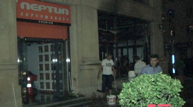 Bakıda məşhur marketdə yanğın - Yeniləndi