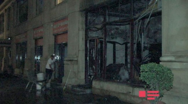 Bakıda məşhur marketdə yanğın - Yeniləndi