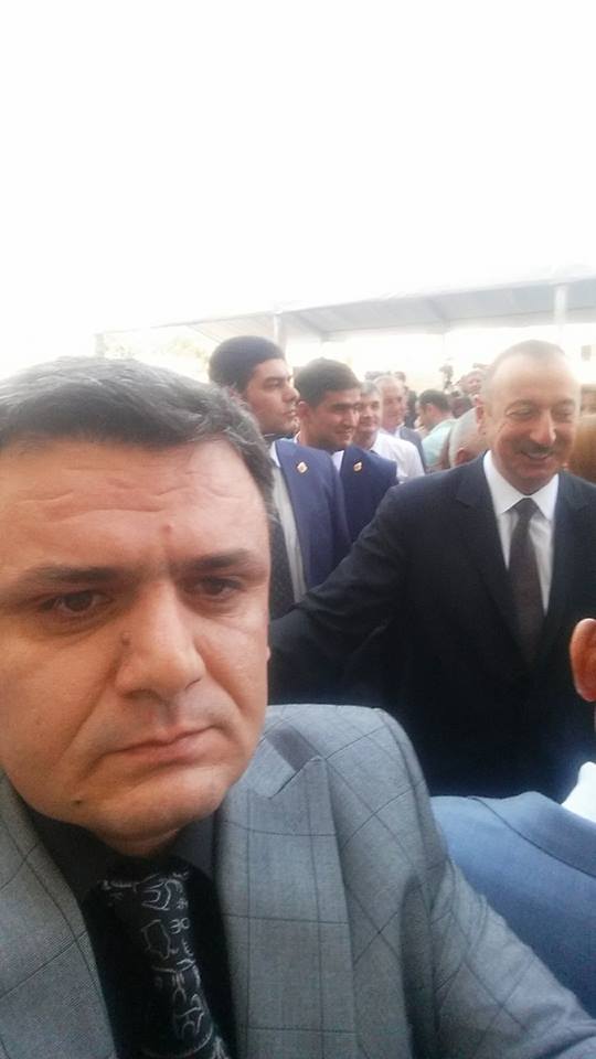 Prezident jurnalistlərlə selfi etdi (FOTOLAR)