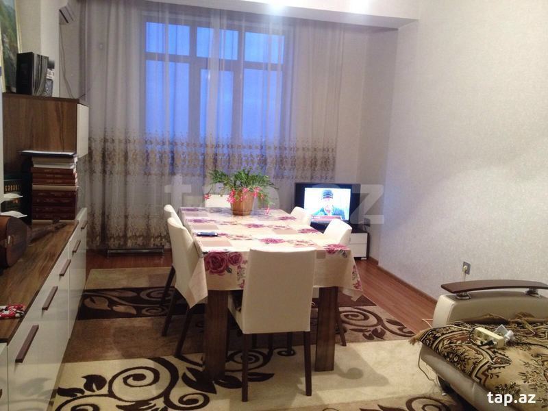 Jurnalist ona verilən evi 165 minə satır - Fotolar