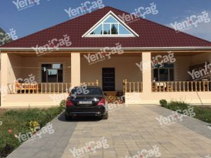 Azərbaycanlı xanım sənətçi meşədə özünə villa tikdirdi - Fotolar