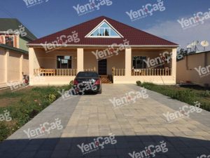 Azərbaycanlı xanım sənətçi meşədə özünə villa tikdirdi - Fotolar