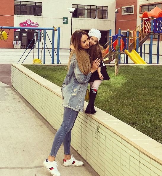 Sosial şəbəkələrin fenomeninə çevrilən Banunun anasının yeni - Fotoları