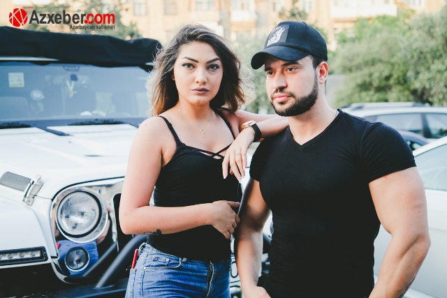 Həsən tanınmış modelə 60 minlik avtomobil hədiyyə etdi - FOTOLAR