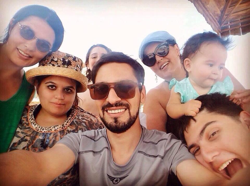 Elza Seyidcahan ailəsi ilə birgə çimərlikdə - FOTO