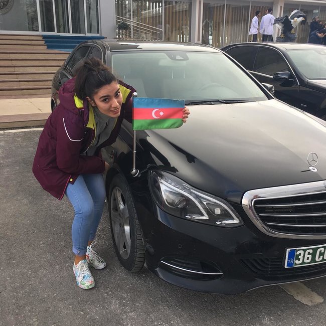 Bu da aparıcı Ülviranın qızı Zeynəb - FOTOLAR