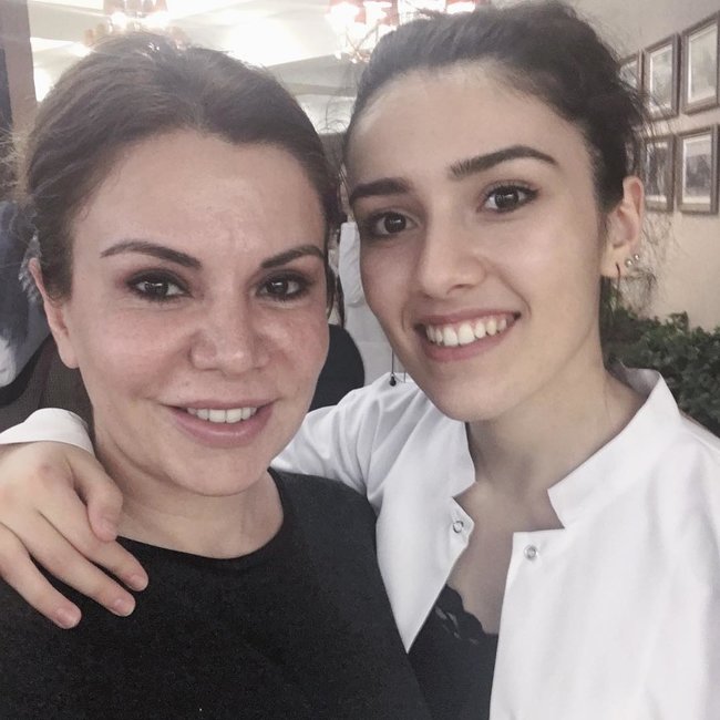 Bu da aparıcı Ülviranın qızı Zeynəb - FOTOLAR