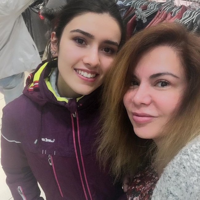Bu da aparıcı Ülviranın qızı Zeynəb - FOTOLAR