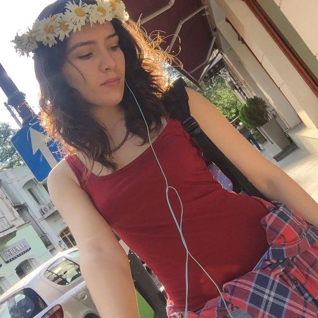 Bu da aparıcı Ülviranın qızı Zeynəb - FOTOLAR