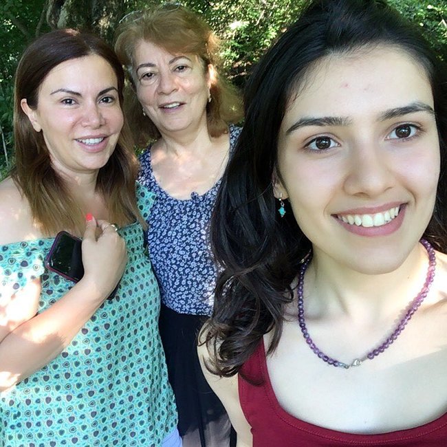 Bu da aparıcı Ülviranın qızı Zeynəb - FOTOLAR