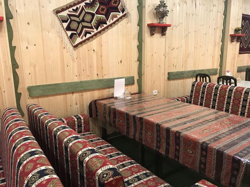 Bu restoranda aşı əl ilə yeyənə 1 ay pulsuz aş veriləcək - FOTO