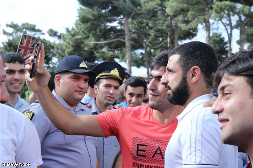 Tarix yazanlar Bakıda - "Qarabağ" qayıtdı - FOTOLAR