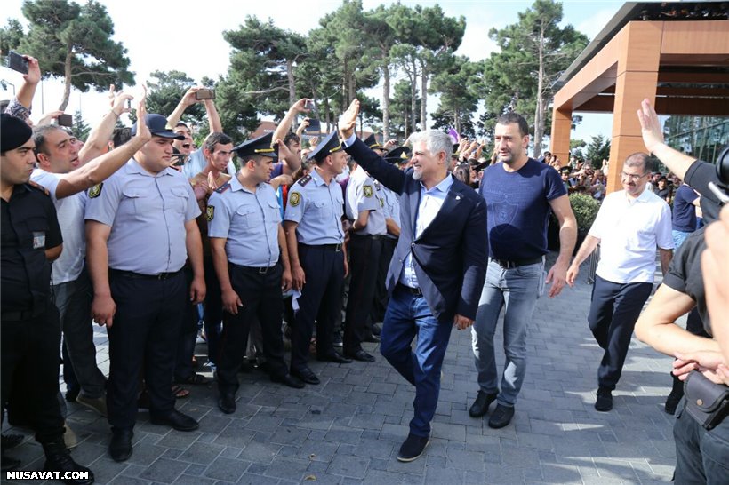 Tarix yazanlar Bakıda - "Qarabağ" qayıtdı - FOTOLAR