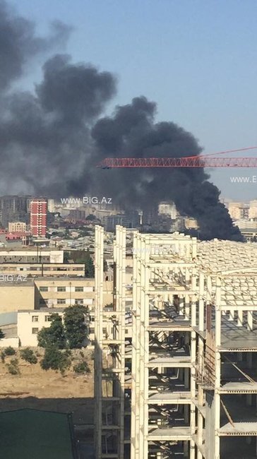 Bakıda DAHA BİR GÜCLÜ PARTLAYIŞ: şəhəri qara tüstü bürüdü - FOTOLAR