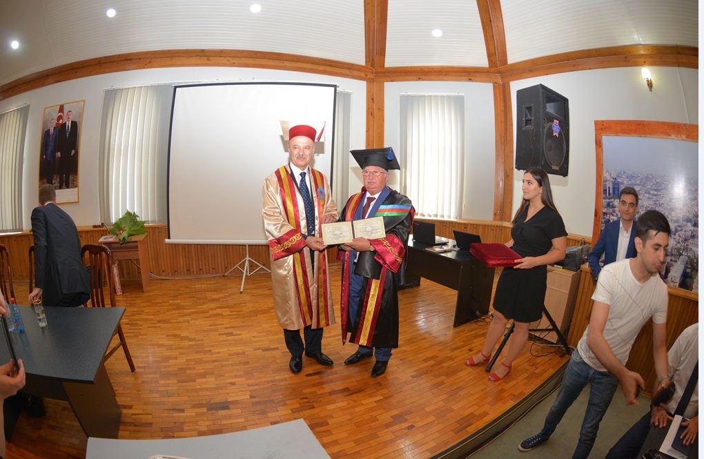 Kanadanın Ontario əyalətində tədqiqatlar, innovasiya və elm naziri Reza Moridi Odlar Yurdu Universitetində olub