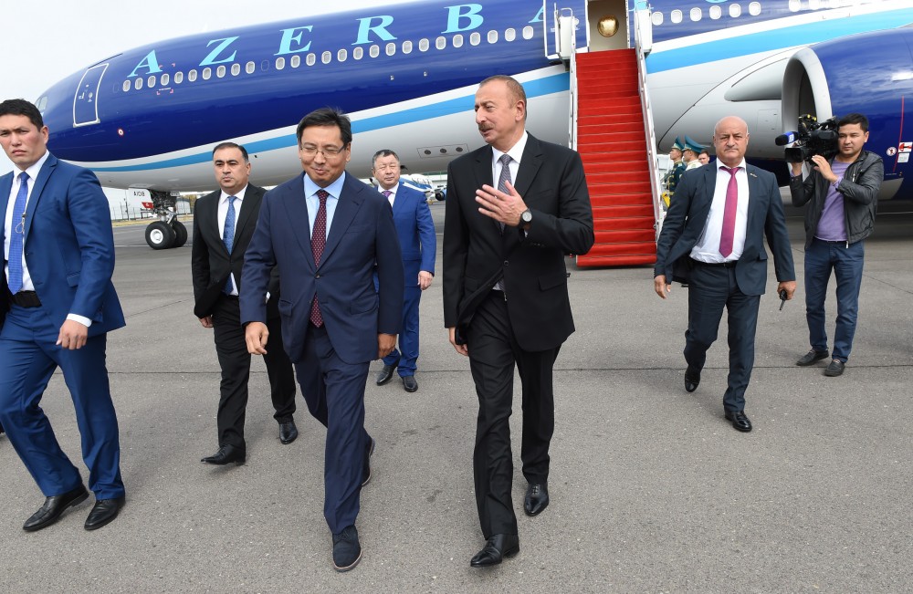 İlham Əliyev Qazaxıstana getdi