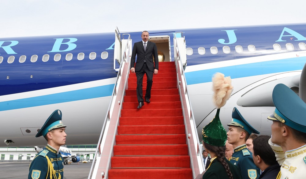 İlham Əliyev Qazaxıstana getdi