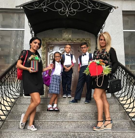 Uşaqları birinci sinfə gedən azərbaycanlı məşhurların Bilik Günü SEVİNCİ FOTOLARDA