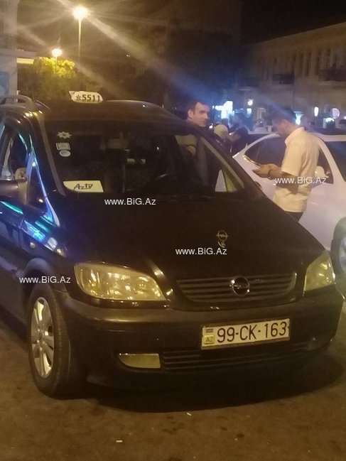 Dövlət televiziyasının xidməti maşını, yoxsa TAKSİ xidməti? - Bu QANUNSUZLUQDUR - FOTOFAKT