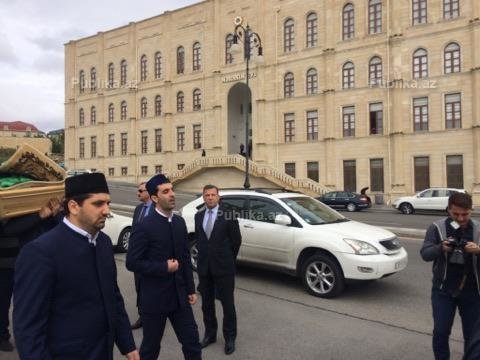 SON DƏQİQƏ! Lütfi Zadənin cənazəsinin görüntüləri yayıldı - FOTOLAR